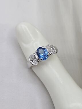 Swarovski Crystal Elements Silver Statement Ring Blue Size 9 Oval Bridal Casual